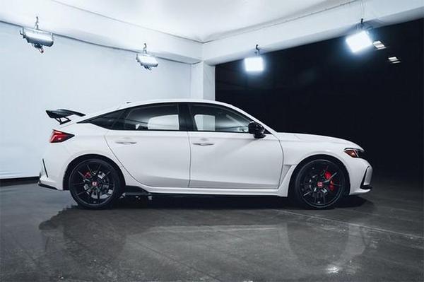 Honda Civic Type R 2023 sắp ra mắt tại Việt Nam có gì đặc biệt?