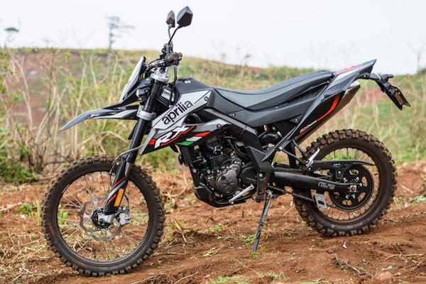 Bộ đôi mô tô địa hình Aprilia RX 125 và SX 125 ra mắt tại Việt Nam