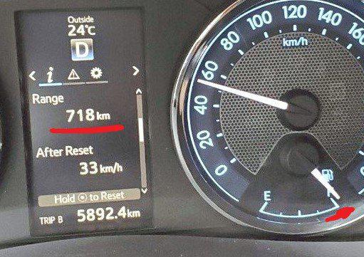 Toyota Corolla Altis ngốn xăng khủng khiếp sau khi bảo dưỡng