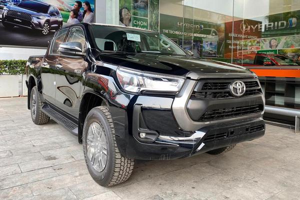 Đánh giá tổng quan Toyota Hilux tại Việt Nam, giá chỉ từ 852 triệu đồng