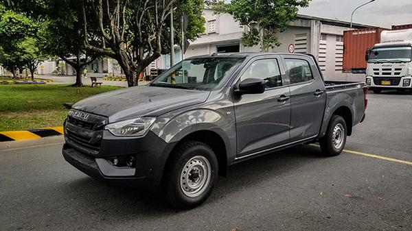 Chi tiết về Isuzu D-Max phiên bản giá rẻ chưa đến 500 triệu đồng