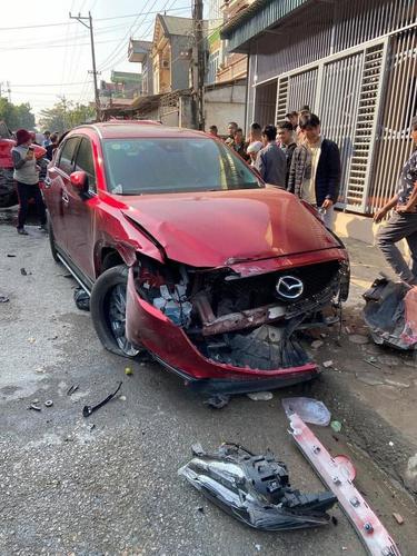 Tài xế ô tô say xỉn tông liên tiếp nhiều phương tiện trên phố khiến 4 người thương vong
