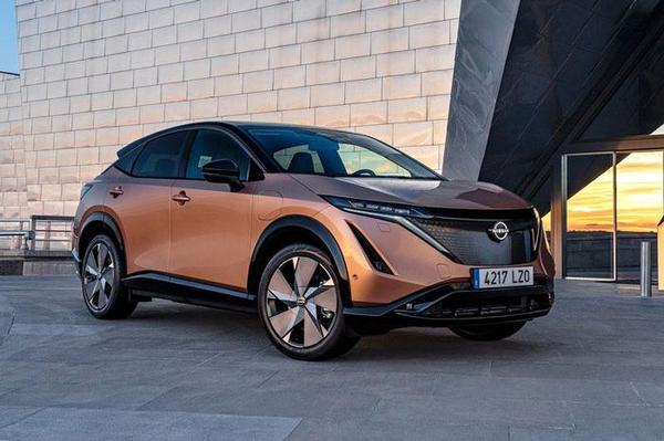 Top 10 ô tô điện tốt nhất năm 2022