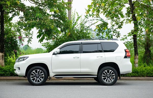 Toyota Land Cruiser Prado VX 2022 "chạy lướt" được chào bán với mức giá phải chăng