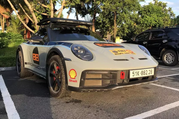 Ngắm Porsche 911 Dakar hơn 15 tỷ, gắn biển 110 triệu ở Cần Thơ
