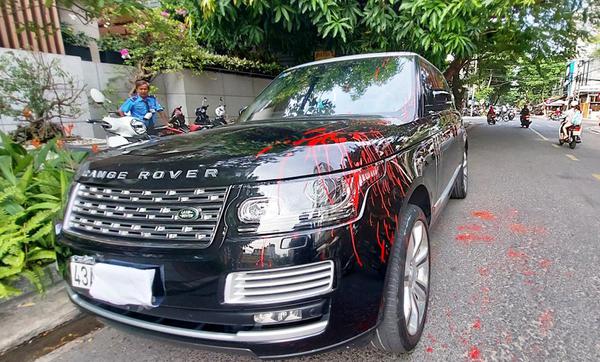 Range Rover của chủ doanh nghiệp bất động sản bị tạt sơn trộm