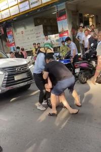 Chuyên cơ mặt đất Lexus 570: Kẻ sát gái