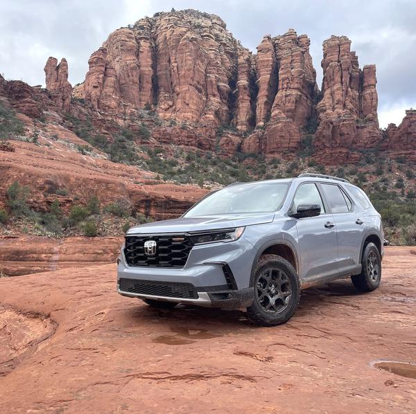 Honda Pilot 2023 ra mắt phiên bản LX giá từ 850 triệu đồng