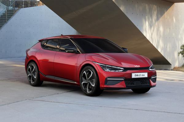 Xe điện Kia EV6 công bố giá bán với 3 phiên bản tùy chọn