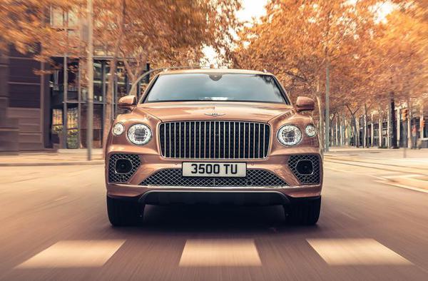 Bentley Bentayga phiên bản kéo dài trục cơ sở ra mắt, đầy sang trọng và tiện nghi