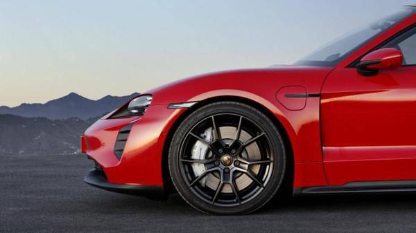 Porsche Taycan Sport Turismo ra mắt mang phong cách thể thao