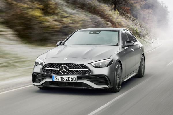 Triệu hồi Mercedes-Benz C300 do lỗi chập điện
