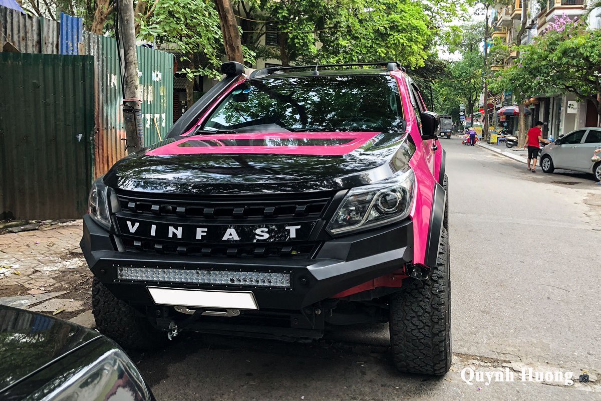 Cận cảnh Vinfast bán tải hồng