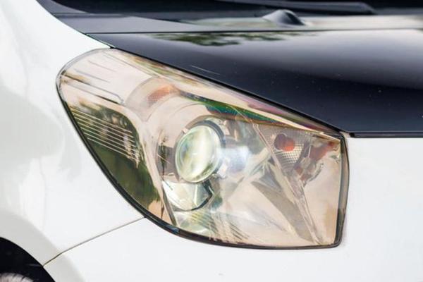 Toyota iQ 11 năm tuổi lên sàn xe cũ với giá bán gần cả tỷ đồng tại Việt Nam