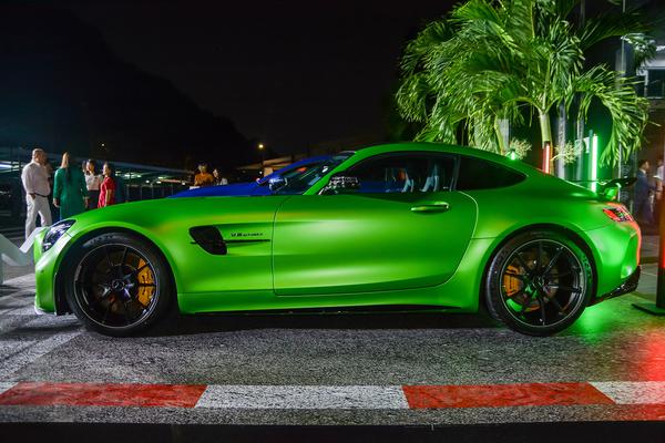 Ngắm Mercedes-AMG GT R với màu xanh lá nổi bật tại Việt Nam