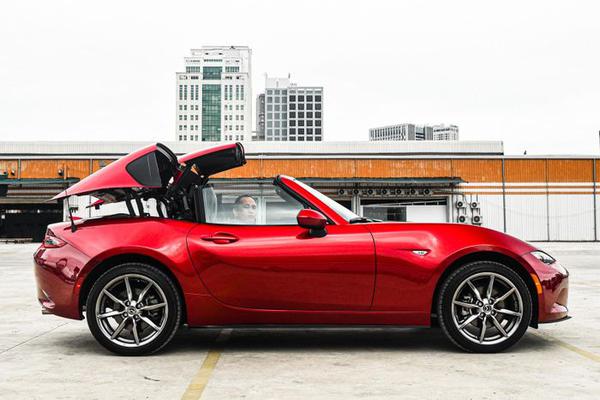Mazda MX-5 RF 2022 độc nhất tại Việt Nam có gì đặc biệt ?