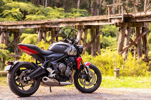 Triumph Trident 660 bị triệu hồi do lỗi chân chống