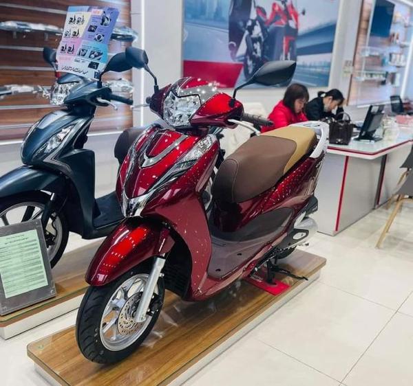 Giá xe tay ga 'quốc dân' Honda LEAD giữa tháng 12/2023, giảm dưới đề xuất gần 2 triệu đồng