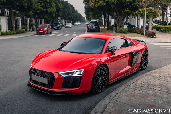 Siêu xe Audi R8 được tay chơi Hà Thành chào bán gần 9 tỷ đồng
