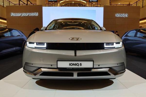 Hyundai Ioniq 5 ra mắt với phạm vi di chuyển 430km một lần sạc