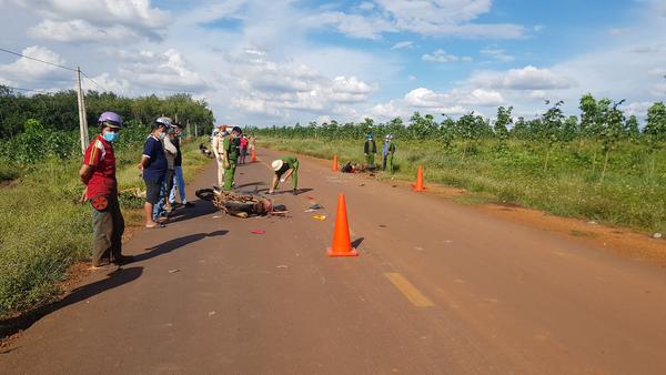 Hai xe máy tông nhau tại Bình Phước, 1 người tử vong, 1 người bị thương nặng đi cấp cứu