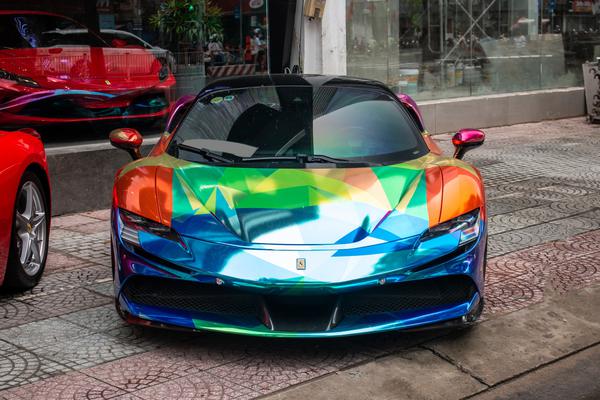 Ngắm Ferrari SF90 Stradale với ngoại thất phong cách Chromology tại TP.HCM