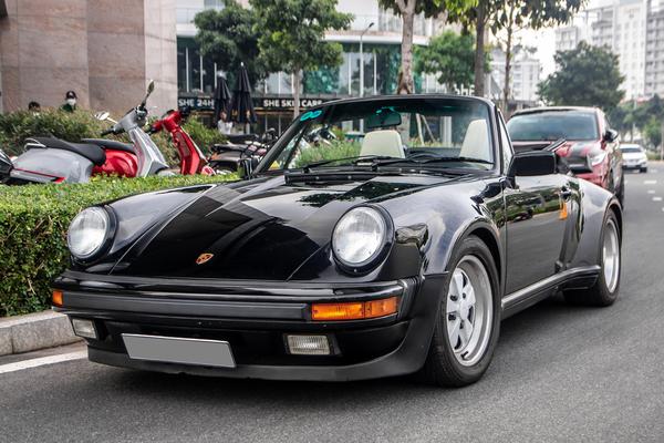 Ngắm Porsche 930 Turbo Cabriolet hàng hiếm xuất hiện tại TP.HCM