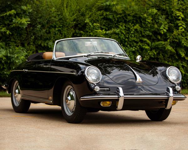 Porsche 356B Roadster 1962 với màu sơn đen được rao bán đấu giá