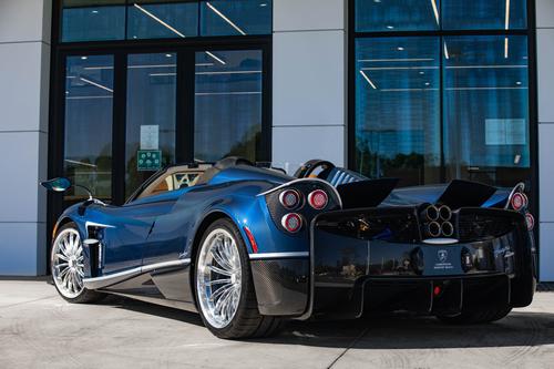 Pagani Huayra Roadster phiên bản giới hạn chỉ 100 chiếc được sản xuất với ngoại hình "cực phẩm"