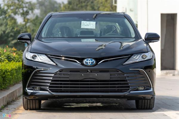 Cận cảnh Toyota Camry 2022 phiên bản đắt nhất giá 1,441 tỷ đồng tại Việt Nam