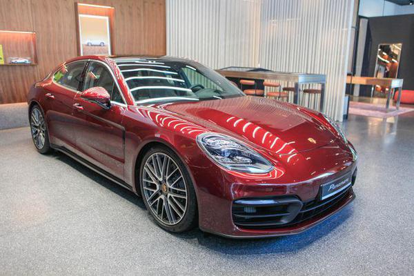 Soi chi tiết Porsche Panamera 2021 bản tiêu chuẩn giá từ 5,31 tỷ đồng tại Việt Nam