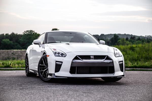Siêu xe Nissan GT-R bản nâng cấp chào bán tại Việt Nam với giá hơn 9 tỷ đồng