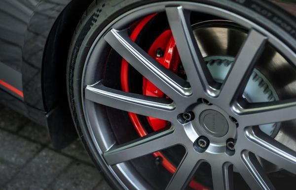 Tesla Model 3 Performance với gói độ từ Manhart mạnh 550 mã lực