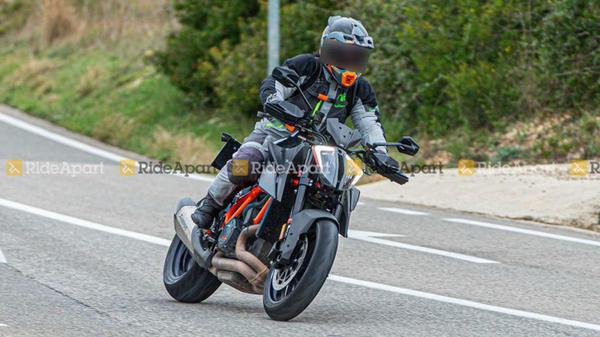 KTM 1290 Super Duke RR 2021 sẽ chính thức trình làng vào tối nay