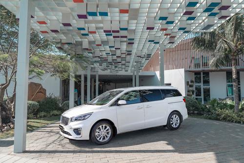 Kia Sedona ra mắt phiên bản Signature với nhiều tinh chỉnh hiện đại