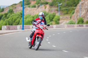 Nên mua Honda Wave Alpha hay Yamaha Sirius ?