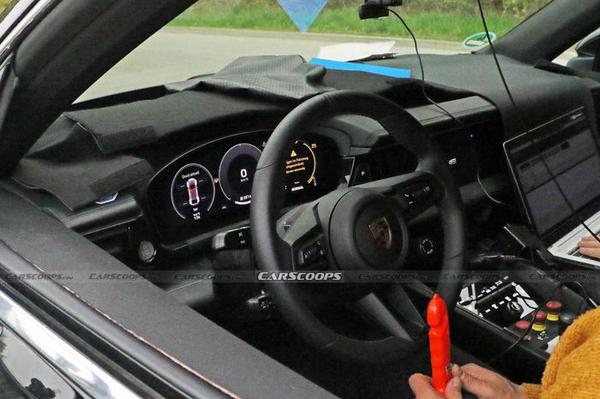 Porsche Macan chạy điện rò rỉ ảnh nội thất với một số thay đổi đáng chú ý