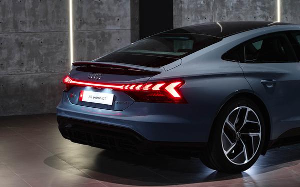 Trọn bộ ảnh Audi RS e-tron GT chạy điện tại Việt Nam