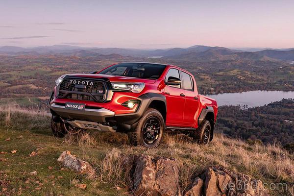 Tất tật về Toyota Hilux Revo GR Sport 2024 sắp ra mắt