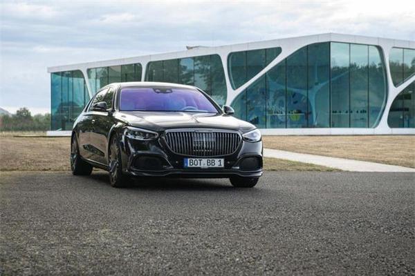 Mercedes-Maybach S580 độ Brabus với nội thất xanh ngọc sang trọng