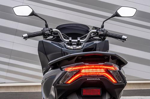 Honda PCX160 được trang bị thêm hệ thống an toàn trên xe