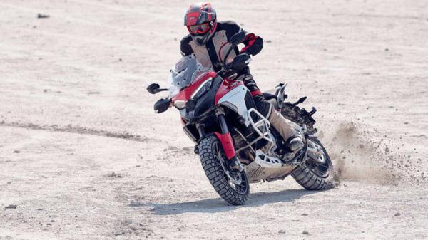 Ducati Multistrada V4 gặp vấn đề về các thanh dẫn van gây ảnh hưởng tới động cơ xe