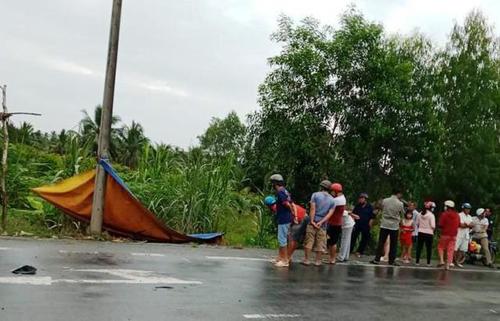 Phát hiện xe máy trơ khung bên thi thể chết cháy