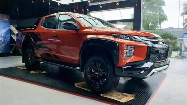 Mitsubishi Triton thiết lập kỷ lục doanh số mới hơn gấp 10 lần tháng trước