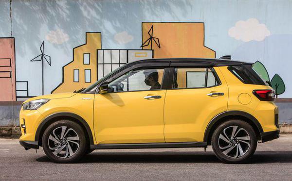 Cận cảnh "tân binh" Toyota Raize có giá 527 triệu đồng