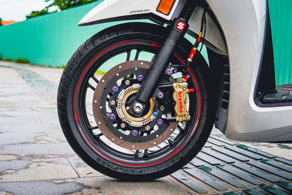 Cận cảnh Honda SH 350i với gói độ hơn nửa tỷ đồng