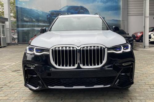 Những chiếc BMW X7 M Sport chính hãng đầu tiên được THACO phân phối đã có mặt tại Việt Nam