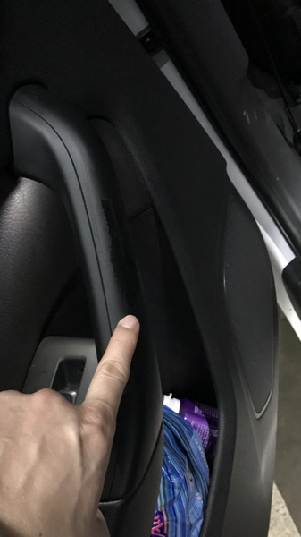Bọc trần và sơn sửa ốp nhựa cho Audi Q3?