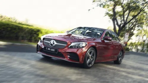 Mercedes-Benz Việt Nam cho ra mắt C180 AMG mới với giá 1,499 tỷ đồng