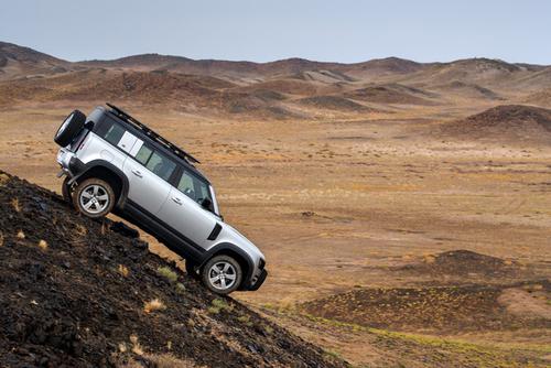 Land Rover Defender phiên bản kéo dài 8 chỗ ngồi rộng rãi sắp được ra mắt